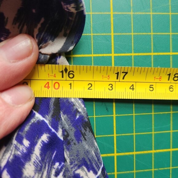 Women's Dress Size XS Long Sleeve V-Neck Faux Wrap Lined Dress - Picture 10 of 12